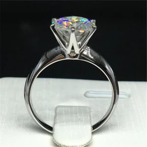 GRAND  SOLITARE MOSSANITE RING
