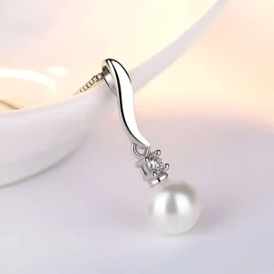 MINIMAL WHITE PEARL PENDANT
