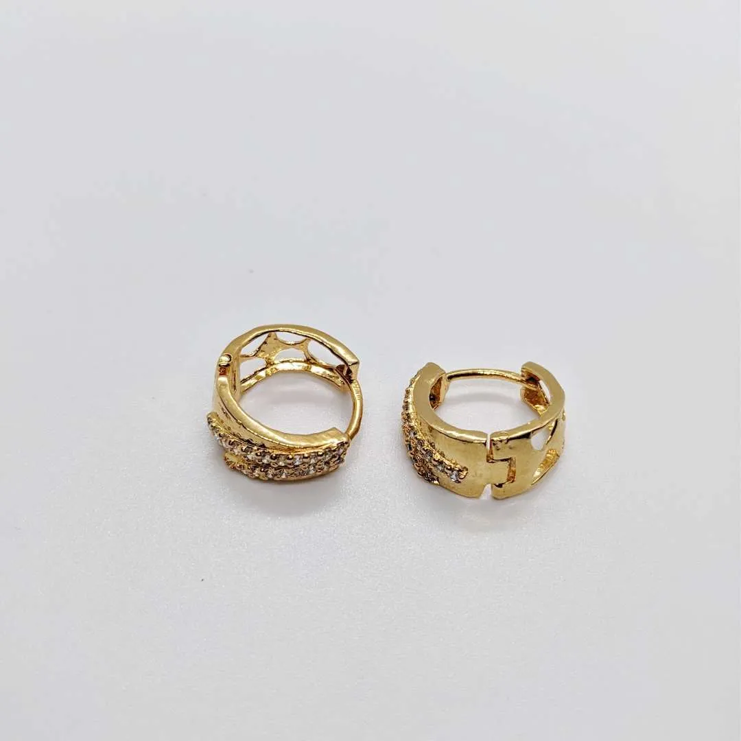 WHITE SPARKLE EARRINGS - Image 5