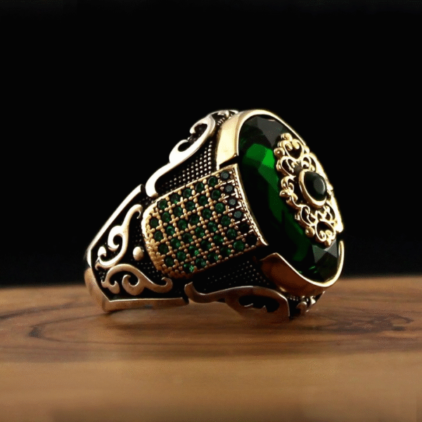 GREEN MAJESTY RING - Image 3