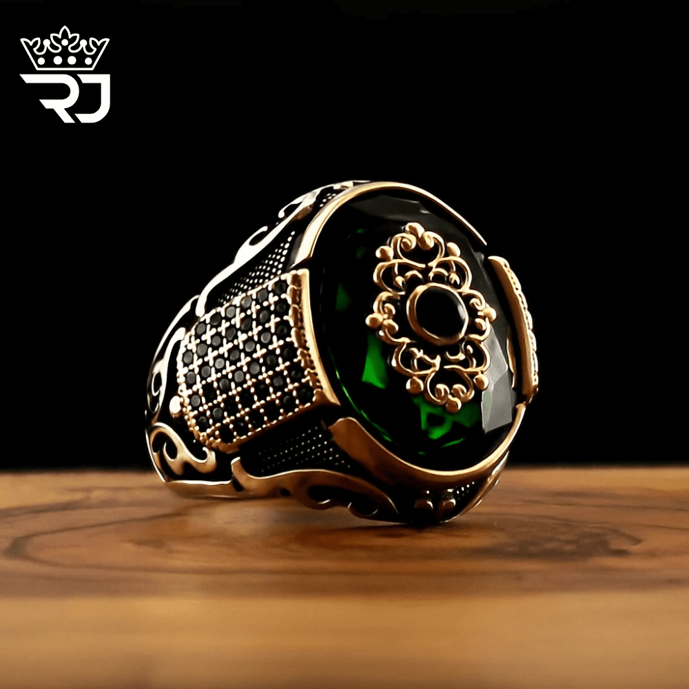 GREEN MAJESTY RING
