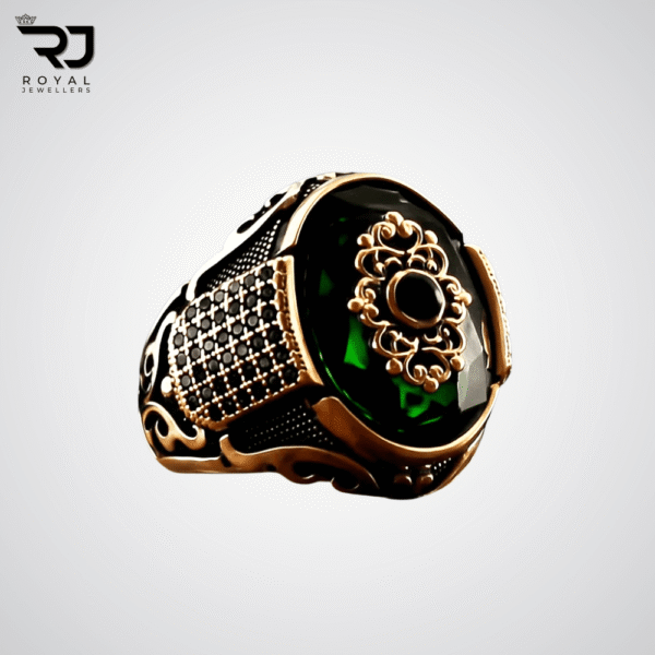 GREEN MAJESTY RING