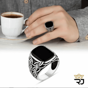 Onyx Regent Signet Ring