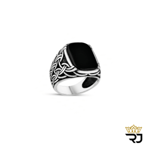 Onyx Regent Signet Ring